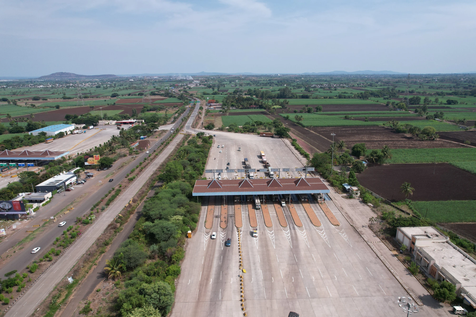 Toll facilities on the highway